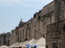 Les murs d'enceinte du palais de Diocletien
